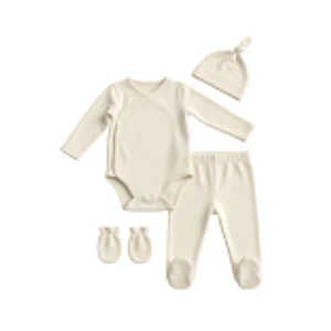 Pijamas, Primer Día y Semanarios 